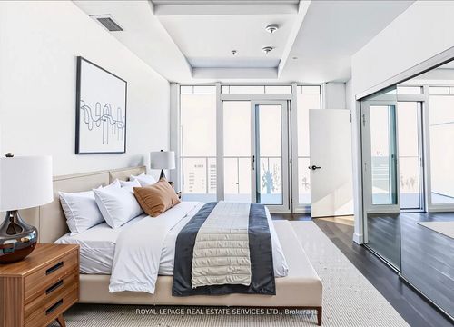 4203-3900 Confederation Pky, Mississauga, ON, L5B0M3 | Card Image