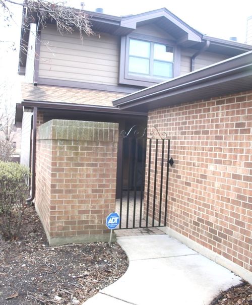 15-15 Indian Trail Dr, Westmont, IL, 60559-1082 | Card Image