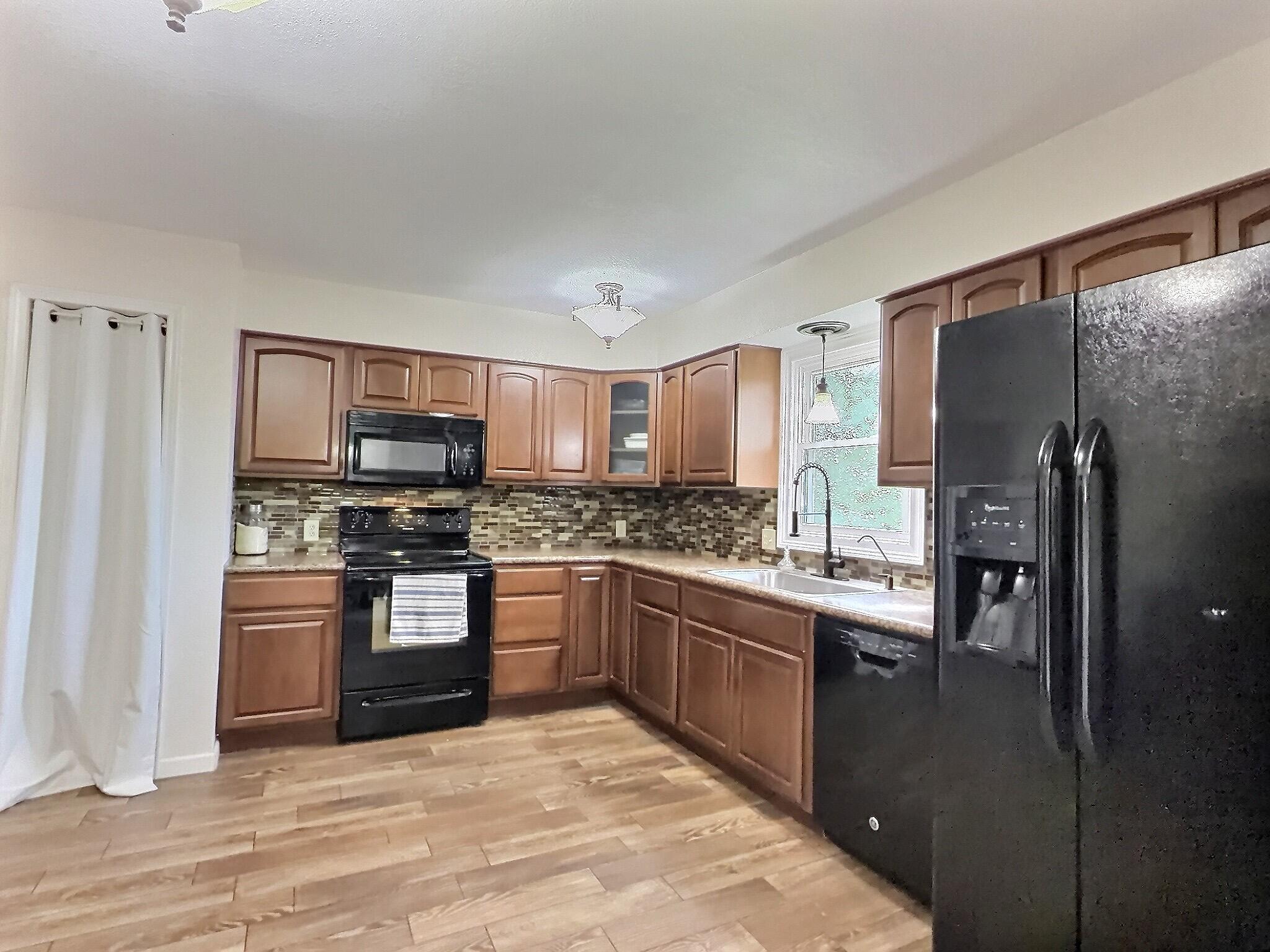 Residential in BOONVILLE 5