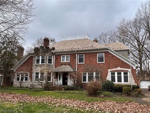 2268 Ardleigh Dr, Cleveland Heights, OH, 44106-3109 | Card Image