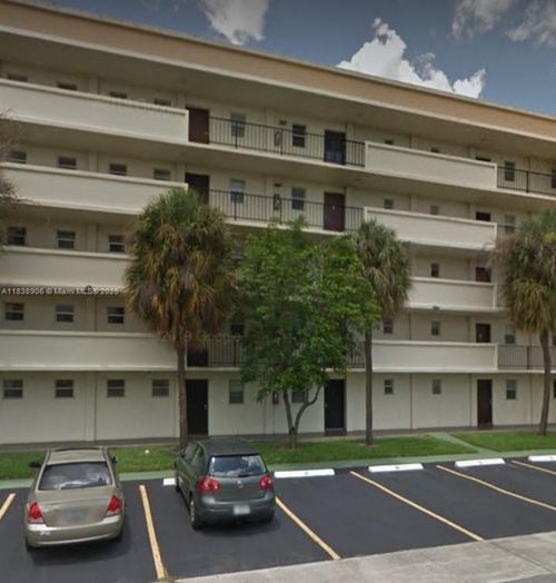 apt-103-220 Sw 9th Ave, Hallandale Beach, FL, 33009-5205 | Card Image