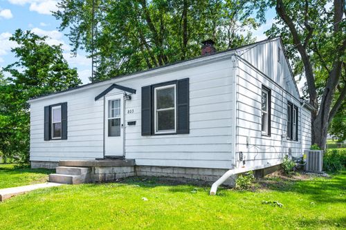 803 Marion St, Bloomington, IL, 61701-1943 | Card Image