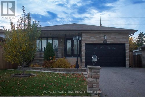 348 Preston Dr, Oshawa, ON, L1J6Y7 | Card Image