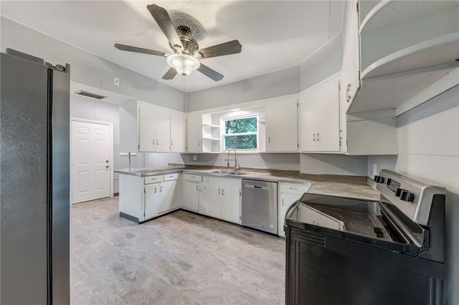 328 E Moody Ave, House other with 3 bedrooms, 2 bathrooms and null parking in New Castle PA | Image 14