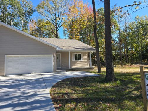 1528 S Woodland Ave, Michigan City, IN, 46360-7125 | Card Image