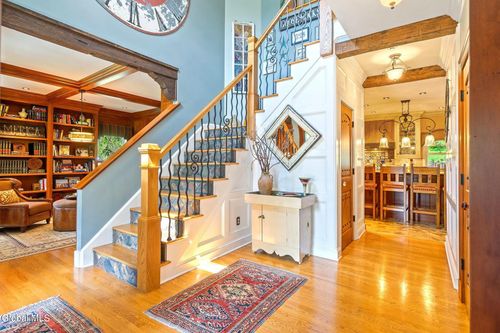 164 Kennewyck Cir, Slingerlands, NY, 12159-9568 | Card Image
