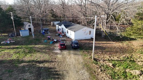 9989 Highway Aa, Grovespring, MO, 65662-8323 | Card Image