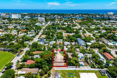 814 Se 2nd Ave, Delray Beach, FL, 33483-3403 | Card Image