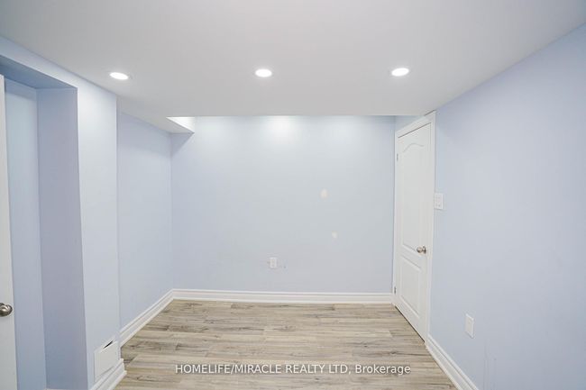 23 Hollowgrove Blvd, House other with 6 bedrooms, 5 bathrooms and 4 parking in Brampton ON | Image 34