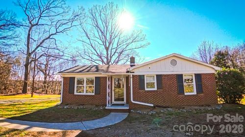 2113 W Randolph Rd, Shelby, NC, 28150-7783 | Card Image