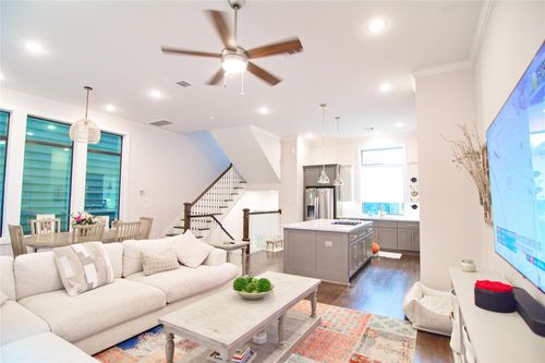 1806 Colonel Forbins St, Houston, TX, 77043-1431 | Card Image