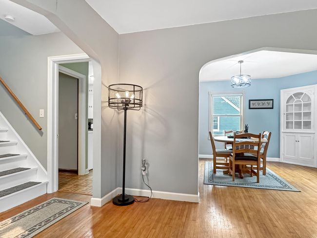 Original hardwood floors | Image 7