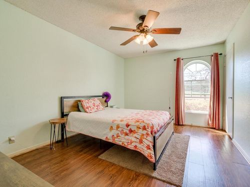 2-910 Duncan Ln, Austin, TX, 78705-2632 | Card Image
