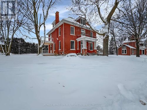 298 Barr St, Renfrew, ON, K7V1J8 | Card Image