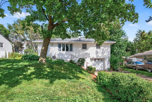 305 Greystone Ave N, Oakdale, MN, 55128-7016 | Card Image