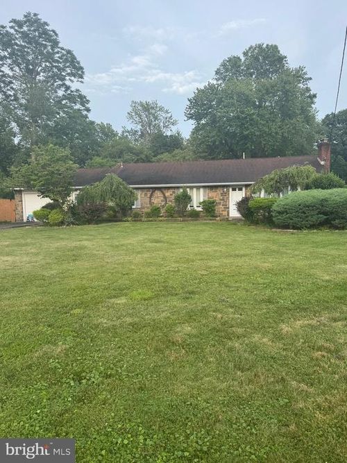 525 Kutcher Rd, SOUTHAMPTON, PA, 18966-4120 | Card Image