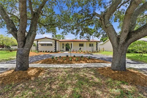 2210 N 52nd Ave, Hollywood, FL, 33021-3311 | Card Image