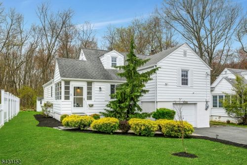 99 Beechwood Rd, Florham Park, NJ, 07932-2803 | Card Image