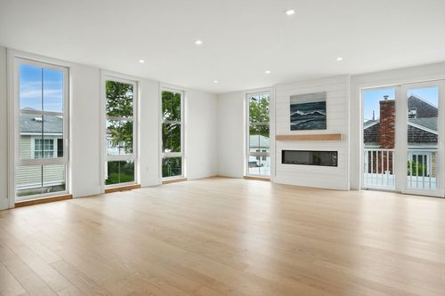 176 Plymouth Ave, Marshfield, MA, 02050-5048 | Card Image