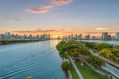 810-1000 Venetian Way, Miami Beach, FL, 33139-1008 | Card Image