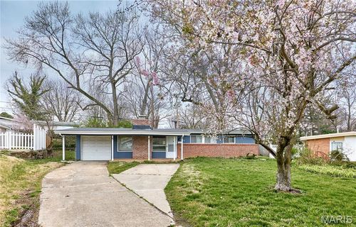 475 Countryside Dr, Florissant, MO, 63033-5606 | Card Image
