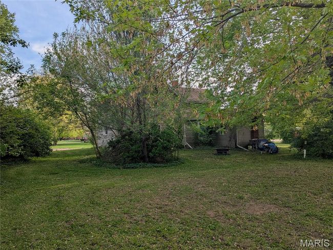 8777 State Route 162, House other with 2 bedrooms, 1 bathrooms and null parking in Troy IL | Image 34