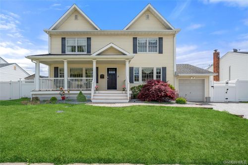 47 Syosset Cir, Syosset, NY, 11791-4809 | Card Image