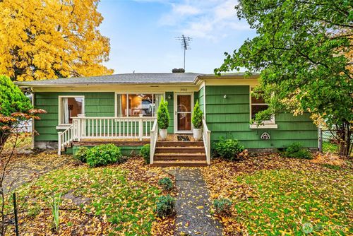 3053 Fir St, Longview, WA, 98632-1936 | Card Image