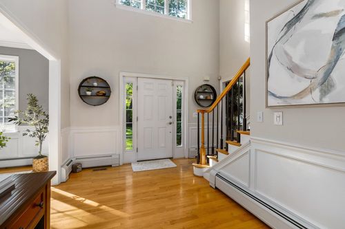 8 Winterberry Ln, North Hampton, NH, 03862-2055 | Card Image