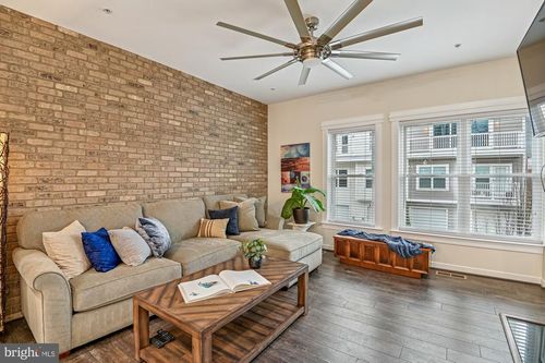 123 Lejeune Way, ANNAPOLIS, MD, 21401-8820 | Card Image