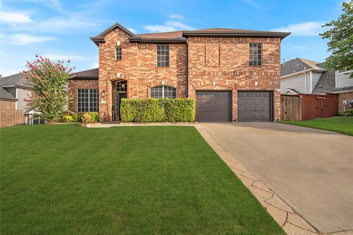 663 E Sandra Ln, Grand Prairie, TX, 75052-2534 | Card Image