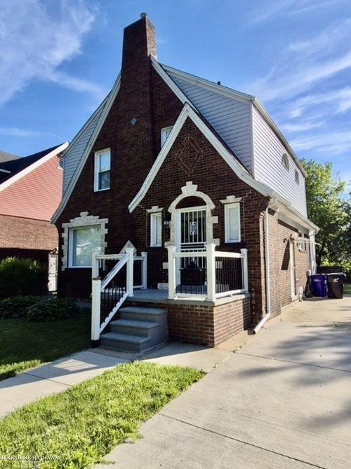 449 Chalmers St, Detroit, MI, 48215-3163 | Card Image