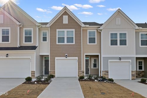 421 Venetian Dr, Sanford, NC, 27330 | Card Image