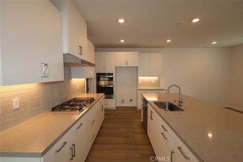 27322 Bear Paw Ln, Valencia, CA, 91381-0810 | Card Image