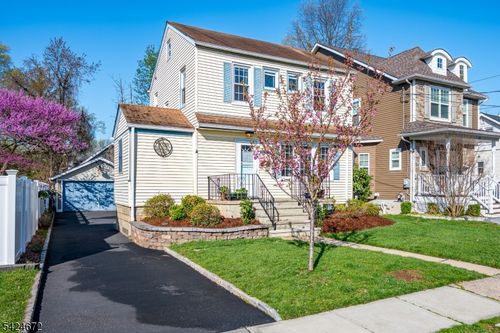 121 Columbia Ave, Metuchen, NJ, 08840-1305 | Card Image