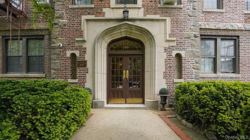 5d-100 Parkway Rd, Bronxville, NY, 10708-3637 | Card Image