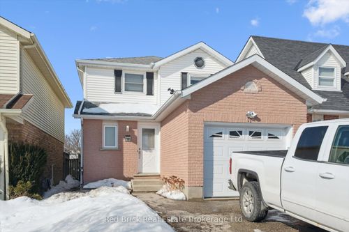 11 Moss Place, Guelph, ON, N1G4V1 | Card Image