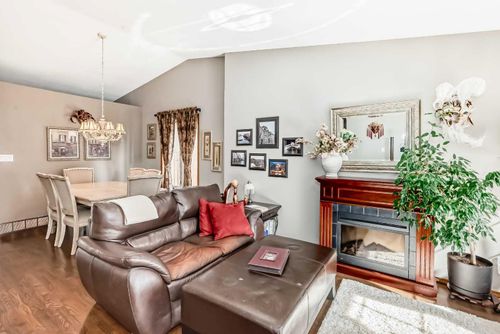 368 Heritage Crescent W, Lethbridge, AB, T1K6S3 | Card Image