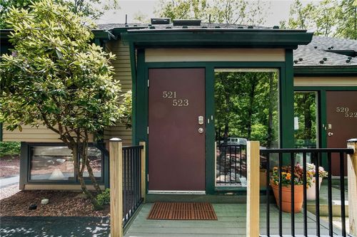 521 Laurel Pond, Farmington, PA, 15437 | Card Image