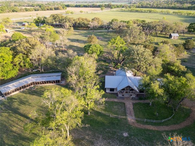 92 N Us Highway 281, Home with 3 bedrooms, 2 bathrooms and null parking in Lampasas TX | Image 10