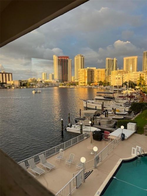 apt-311-300 Golden Isles Dr, Hallandale Beach, FL, 33009-5883 | Card Image