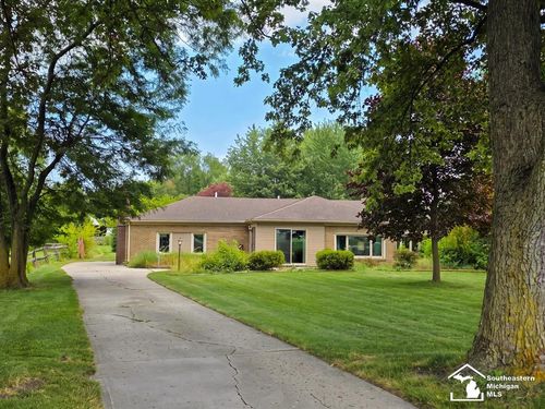 10104 Bay Creek Rd, Erie, MI, 48133-9304 | Card Image