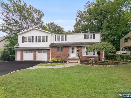 19 Bedford Rd, Dumont, NJ, 07628-2201 | Card Image