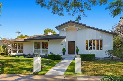 1210 Los Altos, Long Beach, CA, 90815 | Card Image