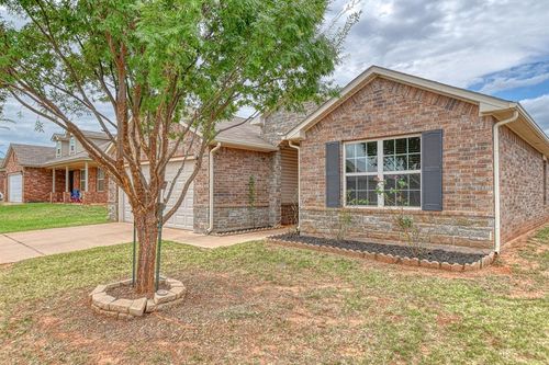 2705 Crystal Pine Drive, Yukon, OK, 73099 | Card Image