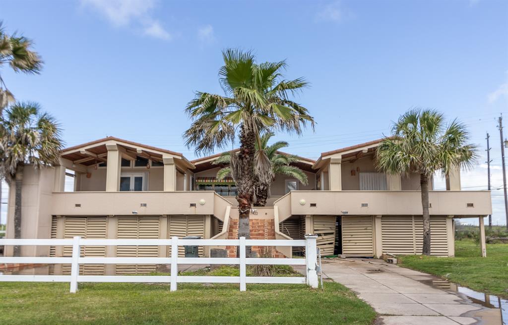 Bristow Dr, Galveston, TX 77554