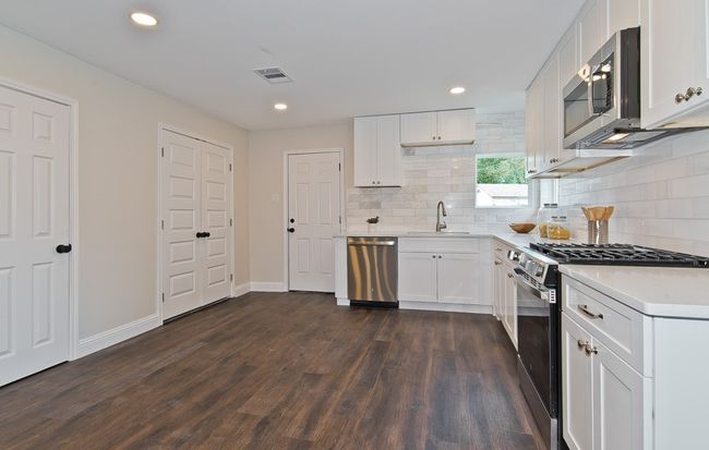 1721 Essex Ave, House other with 2 bedrooms, 1 bathrooms and null parking in Dallas TX | Image 12