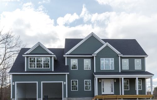 10 Haystack Circle, Pelham, NH, 03076 | Card Image