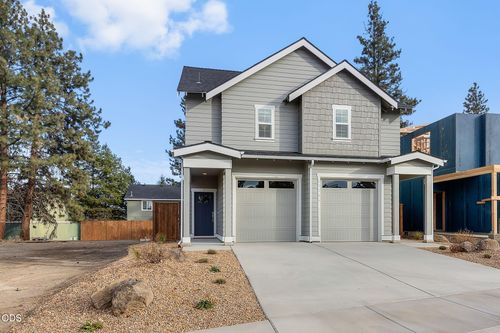 63277 Nw Ski Ln, Bend, OR, 97703-9500 | Card Image