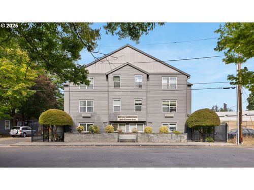 15-10345 Ne Clackamas St, Portland, OR, 97220-3986 | Card Image